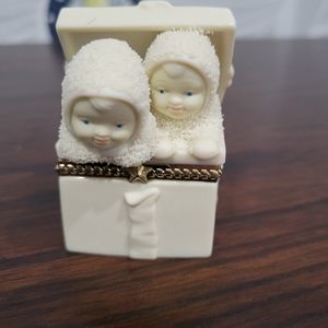 Cute little trinket box.